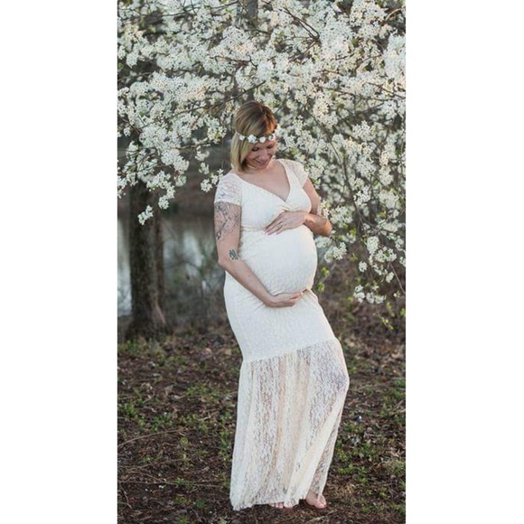 β οΈHOST PICKβ οΈ V-Neck Maternity Maxi Dress - Picture 1 of 4